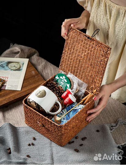 Новый подарочный набор Starbucks в корзинке