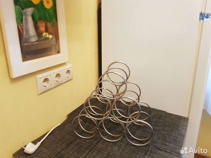 Бутылочницв металл на 6 бутылок