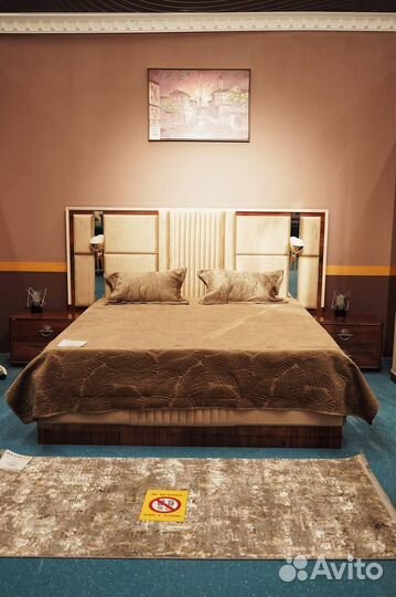 Спальный гарнитур