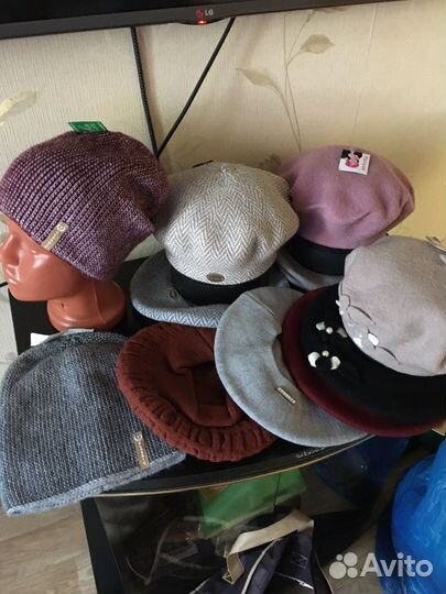 Шапка новые фабричные разные