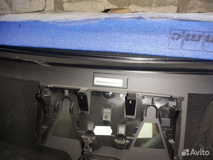 Оригинальное лобовое стекло Land Rover Range Rover