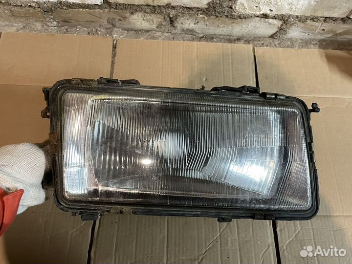 Фара правая Audi 80 B3