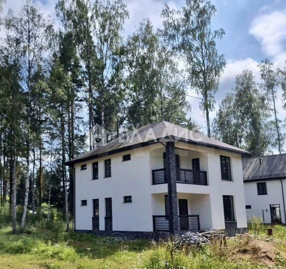 Дом 139,7 м² на участке 9 сот.