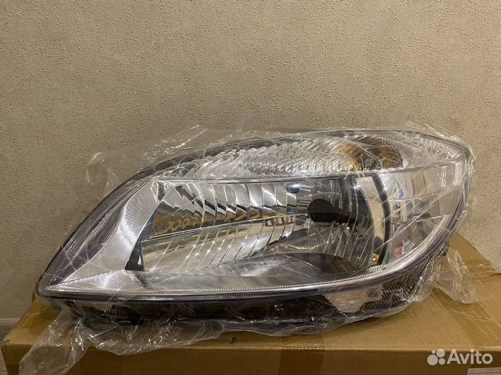 Фара skoda fabia 2 рестайлинг 2007-2014