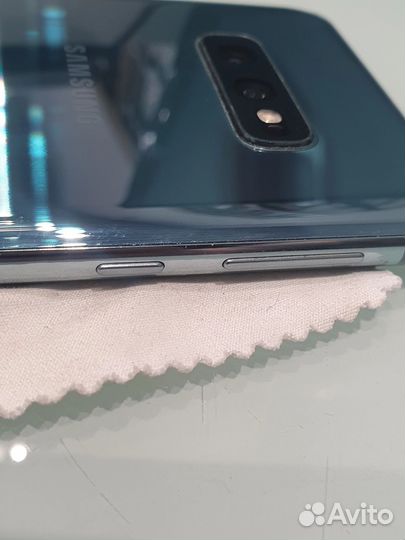 Samsung Galaxy S10e, 8/128 ГБ