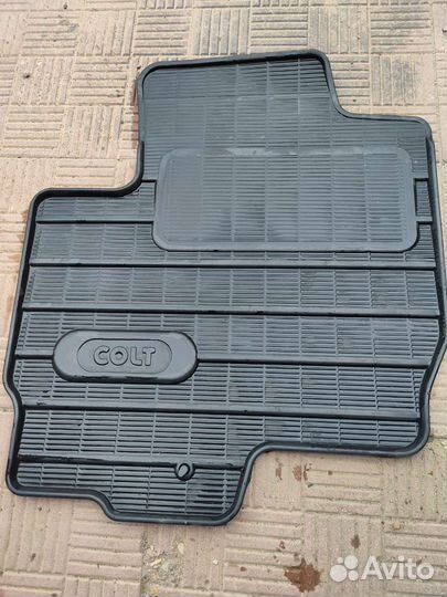 Коврик водительский на Митсубиси Кольт