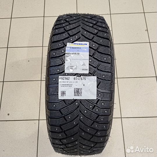 Michelin X-Ice North 4 225/45 R19 96T