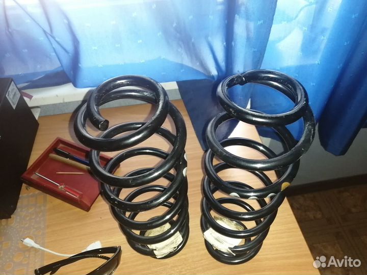 Задние оригинальные пружины на Skoda Rapid