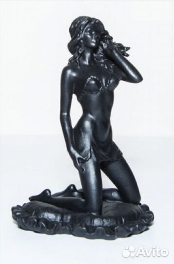 Каслинское чугунное литье; Девушка на подушке