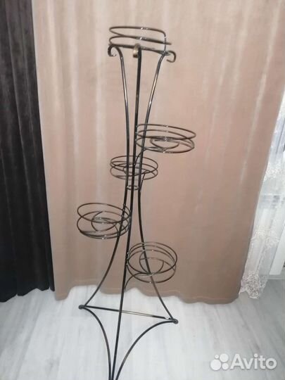 Подставка, стойка для цветов