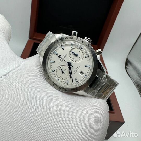 Часы Omega Speedmaster