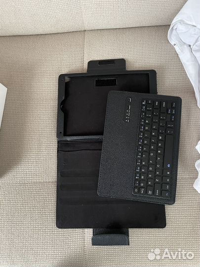 Чехол на iPad air 3 с клавиатурой