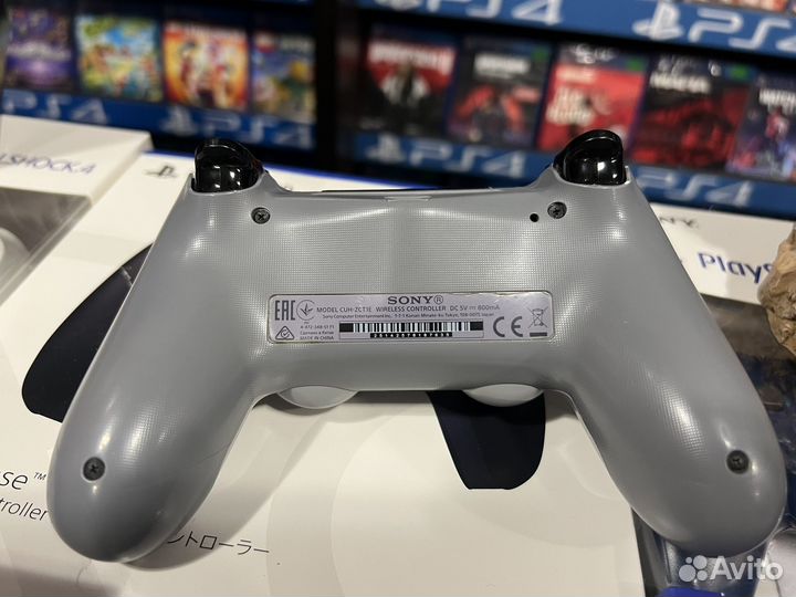 PlayStation 4 Dualshock 4 20th Anniversary Edition