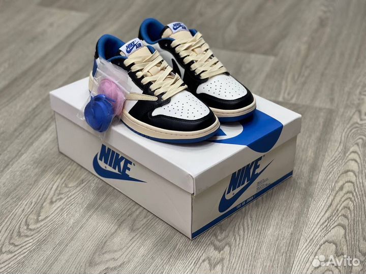 Air Jordan 1 Low x Travis Scott x Fragment