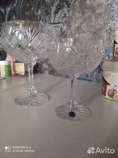 Хрустальная конфетница на ножке