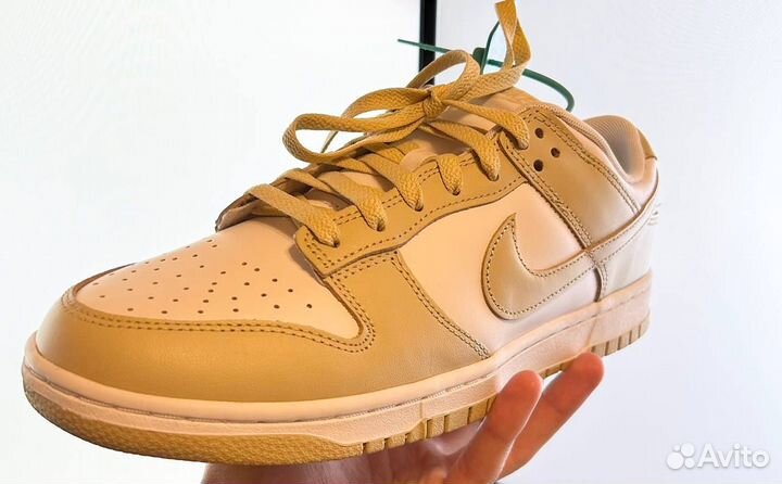 Nike dunk Low team gold