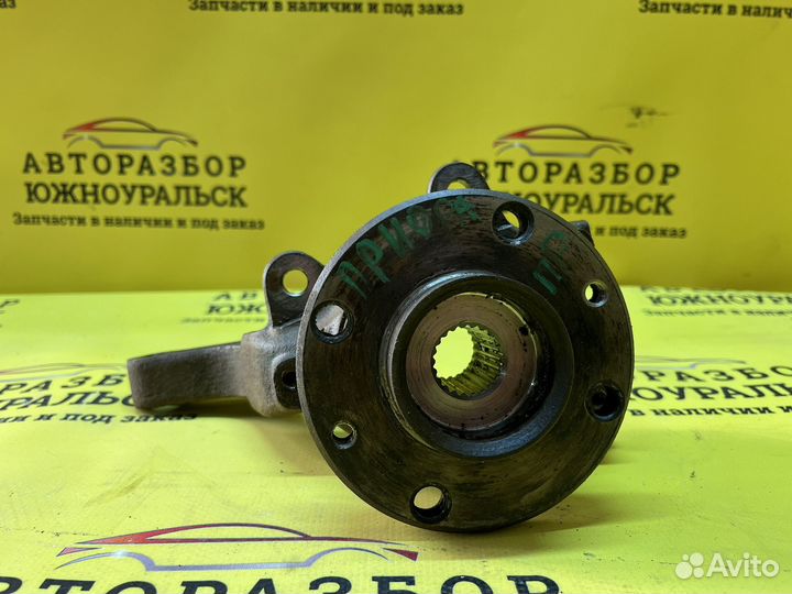 Поворотный кулак правый LADA Priora