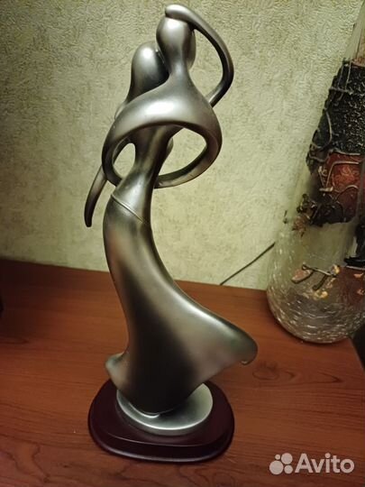 Статуэтка 