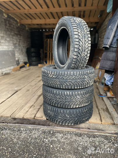 Pirelli Formula Ice 215/60 R17