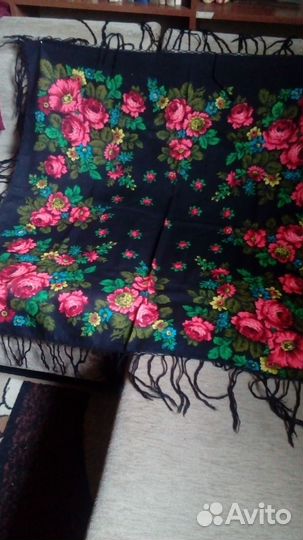 Старинная шаль из тонкой набивной шерсти 60- е год