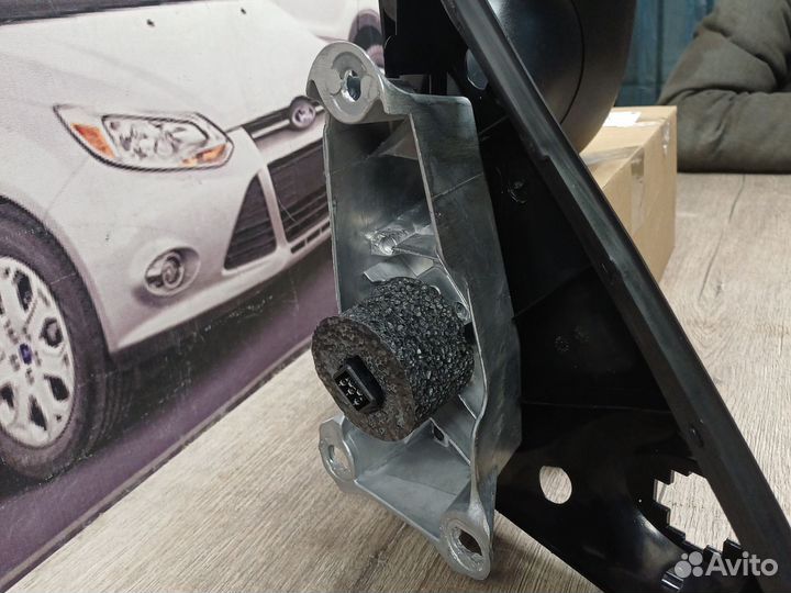 Зеркало левое на Форд Транзит