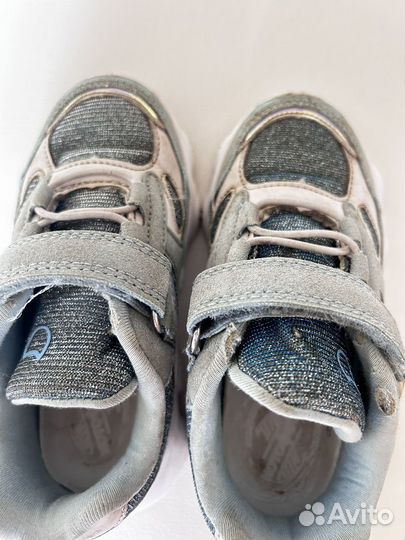 Кроссовки детские