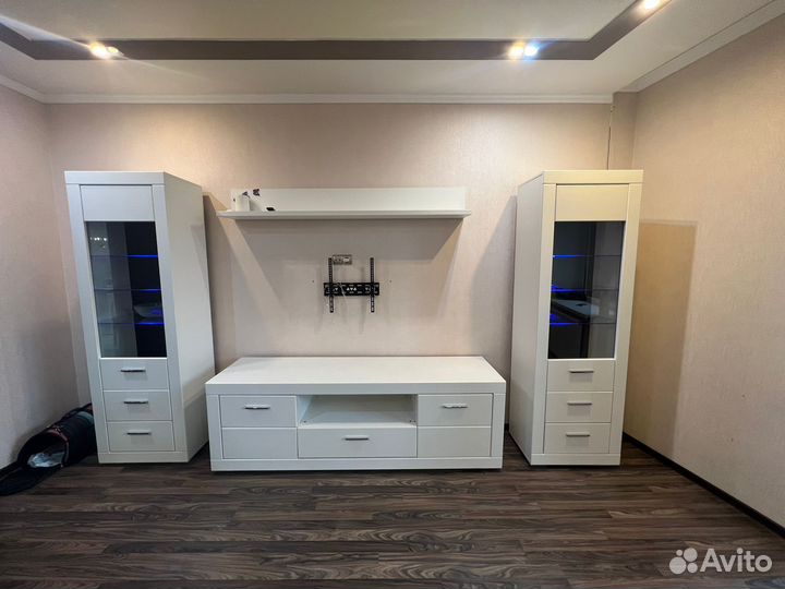 Стенка в гостиную,производитель lazurit