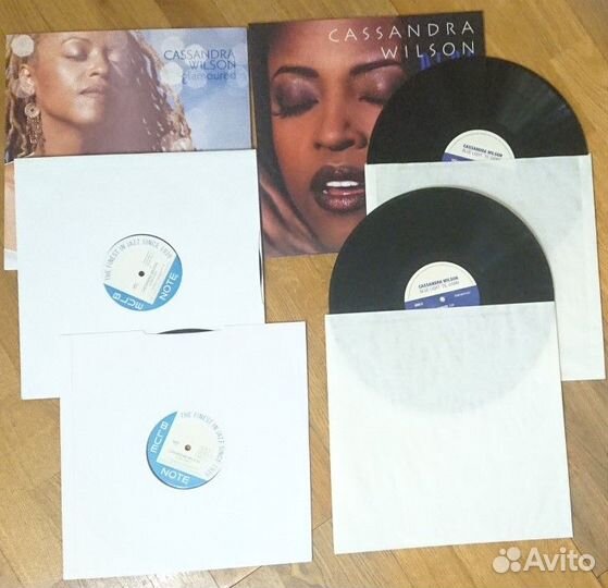 Коллекция виниловых пластинок Cassandra Wilson