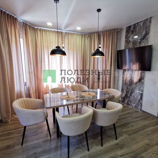 Коттедж 146 м² на участке 7 сот.