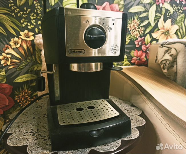 Кофеварка DeLonghi EC 155 рожковая