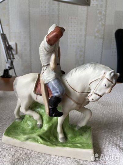 Богатырь Илья Муромец на коне. Полонский фарфор