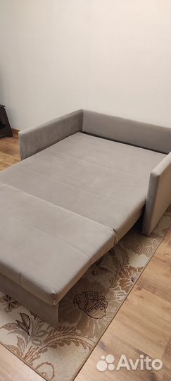 Продаю диван-кровать раскладной типа аккордеон б/у