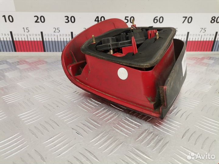 Фонарь задний правый Volkswagen Polo 3 2001