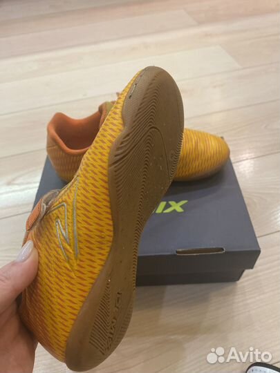 Детские футбольные бутсы 32 размер