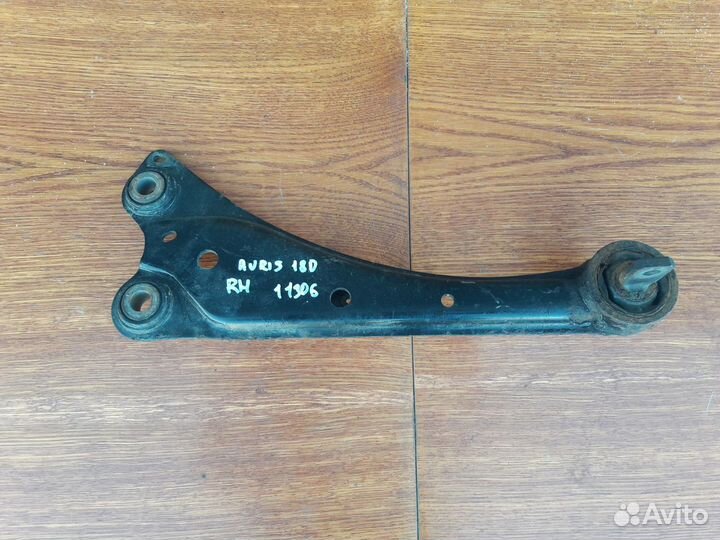 Рычаг задний Toyota Auris 180