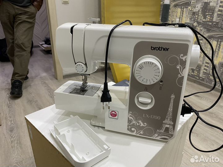 Швейная машина Brotherlx1700