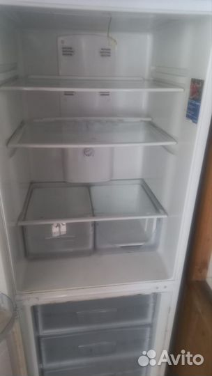 Продам холодильник Indesit в рабочем состоянии