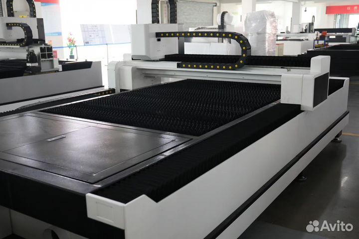 Лазерный станок для резки металла G-weike LF3015LN