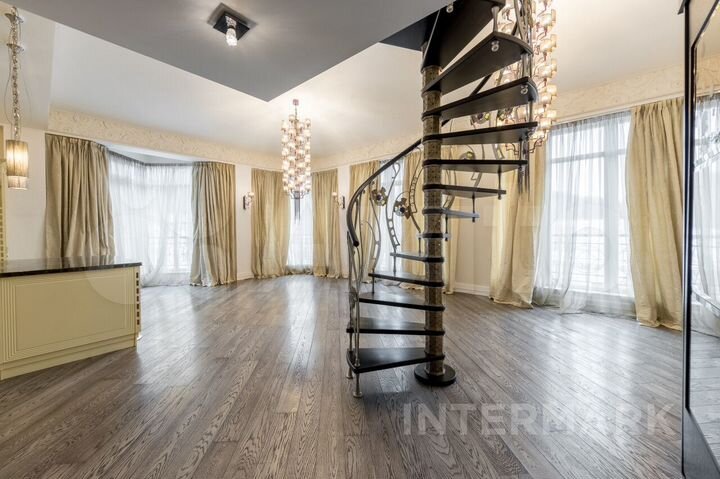 5-к. квартира, 196 м², 4/4 эт.