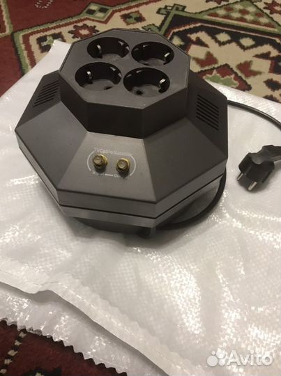 Стабилизатор напряжения Pilot LD-900