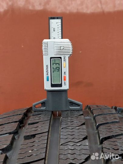 Kumho I'Zen KW27 225/40 R19 93V