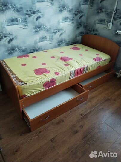 Кровать односпальная с ящиками бу