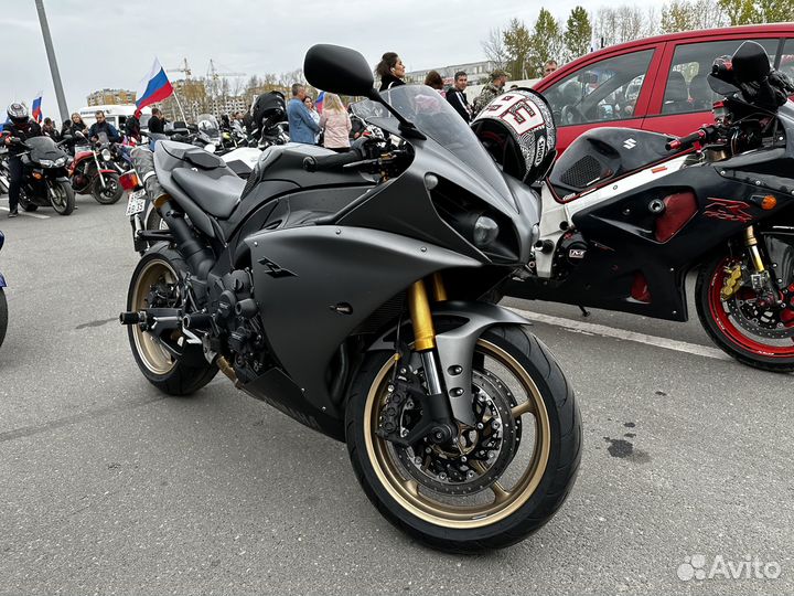 Yamaha YZF-R1 crossplane рестайлинг