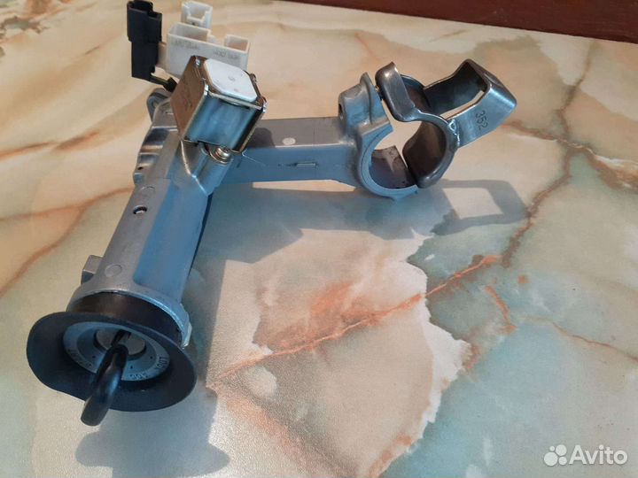 Замок зажигания+ личинка