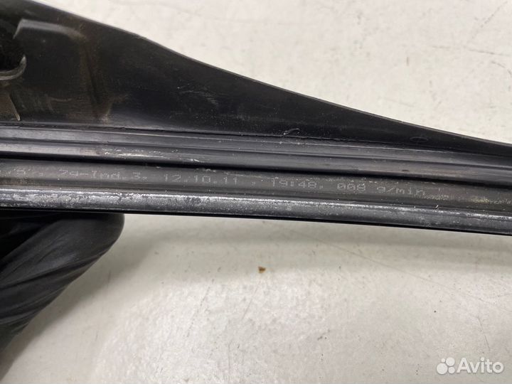 Верхняя бархотка двери передняя правая Bmw 7 F02