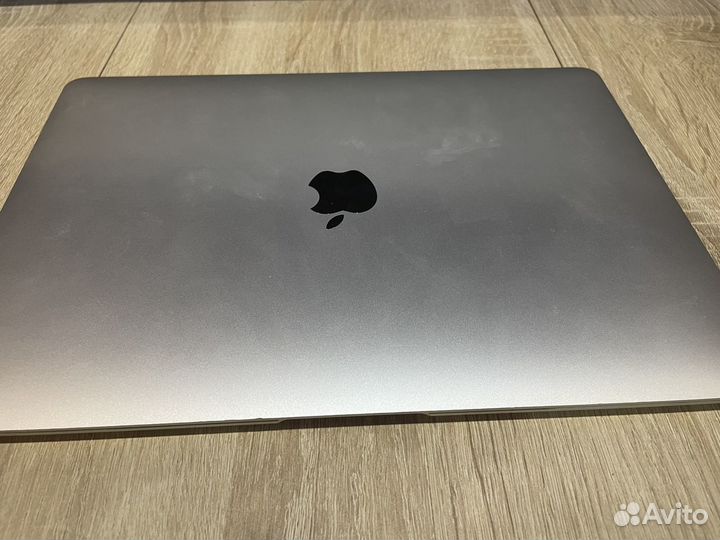 Macbook air 13 (2020 ) core i3, 256 SSD