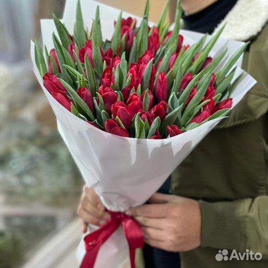 Букет из 45 красных тюльпанов
