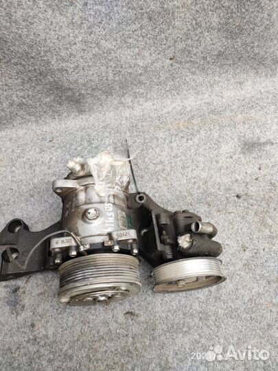 Компрессор кондиционера передний Volkswagen