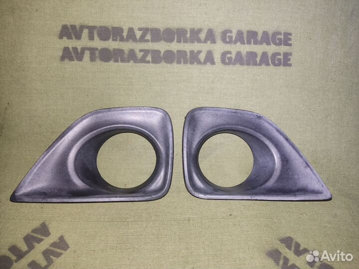 Ободок туманки левый Toyota Mark X GRX130