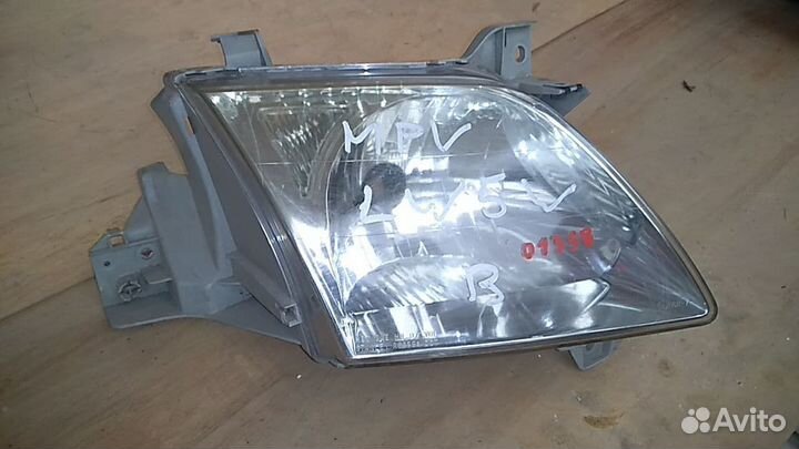 Фара правая Mazda MPV LW5W 2001